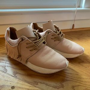 Esseutesse Blush Leather Fringe Sneakers